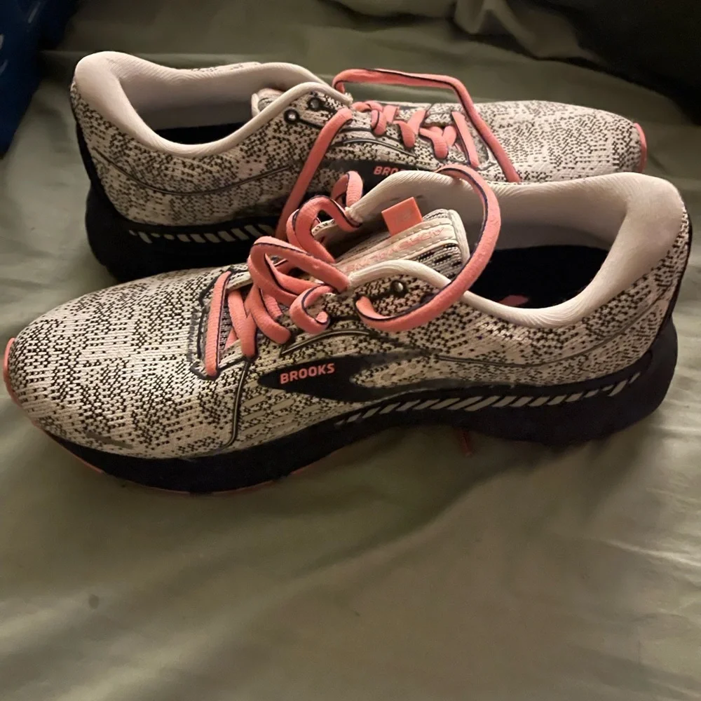 Brooks Women's Pink and Black Running Shoes - Picture 3 of 5